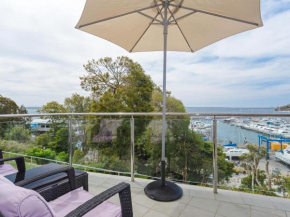 2 'Paradiso', 4 Laman Street - beautiful unit with stunning water views & pool
